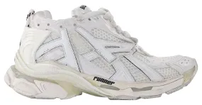 Balenciaga corredor en blanco 
