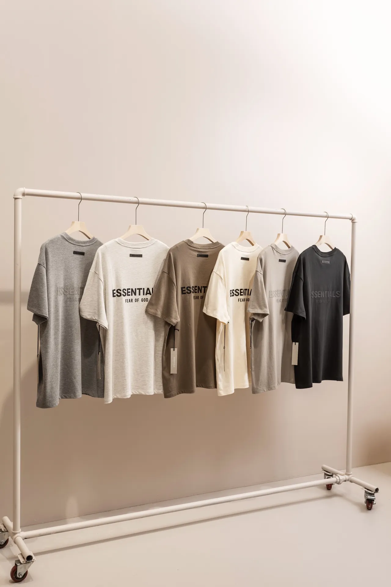 Camiseta Essentials