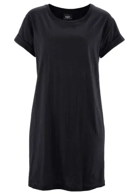Camiseta larga estilo boxy de manga corta Negro