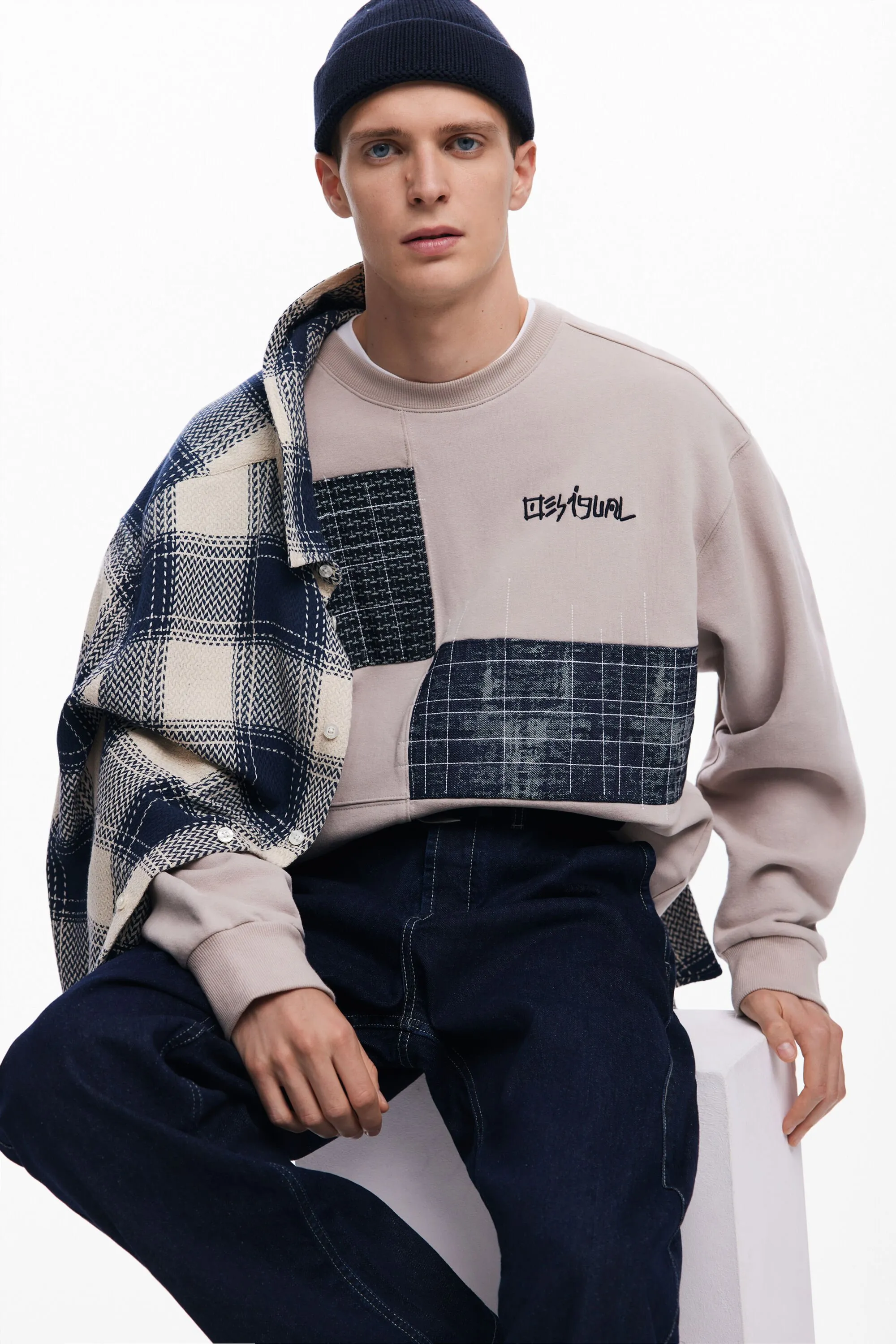 Sudadera con parches